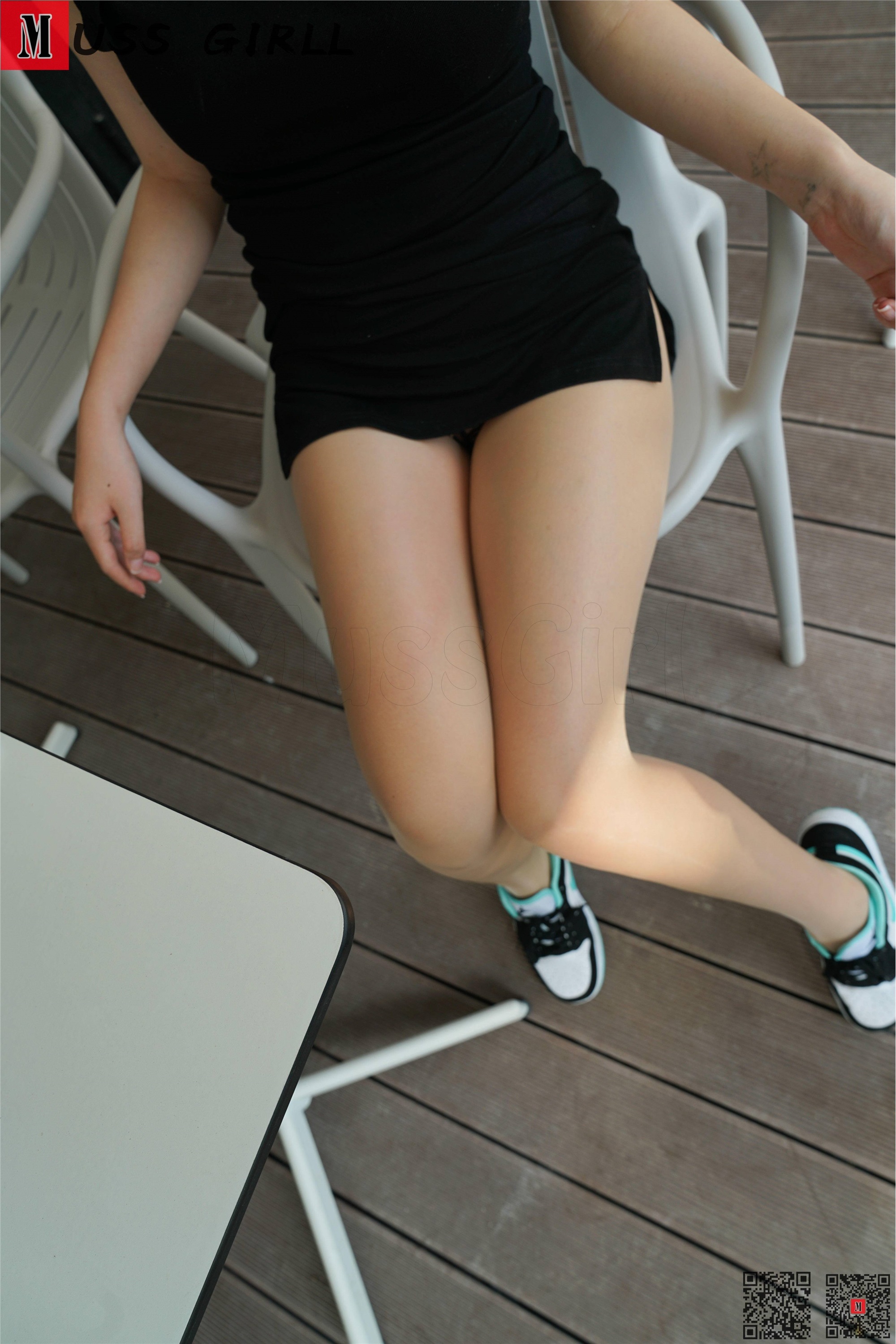 MussGirl慕丝女郎  NO.242-户外肉丝包臀裙